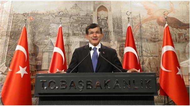 Başbakan Davutoğlu’nun taziye dilekleri ve dayanışma mesajı için Genel Sekreter Stoltenberg’e teşekkür ettiği, saldırının failinin PKK’nın Suriye’deki uzantısı olan PYD terör örgütü mensubu olduğunun makamlarca tespit edildiğini, Türkiye’nin ister DAEŞ, ister PKK ya da PYD/YPG olsun terör örgütleriyle mücadelesini kararlılıkla sürdüreceğini ifade ettiği belirtildi.