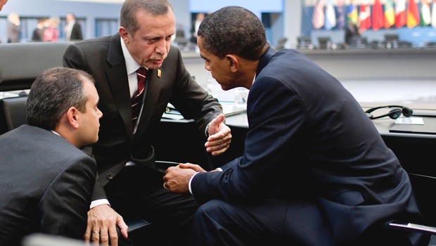 Cumhurbaşkanı Recep Tayyip Erdoğan ile ABD Başkanı Barack Obama, Ankara ile Washington arasındaki ilişkilerin YPG nedeniyle gerildiği şu günlerde kritik bir telefon görüşmesi gerçekleştirdi.